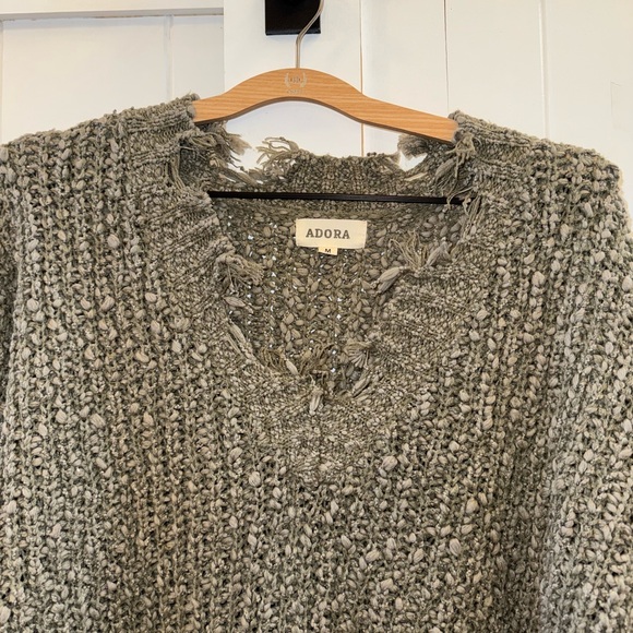 ADORA Chunky Knit Crew Neck Sweater with Distressed Hemlines in Ivy Green - Picture 4 of 5